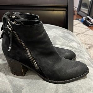 Dolce Vita black ankle booties
